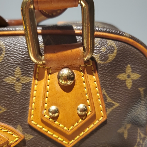 ✅✅✅SOLD✅✅✅ AUTHENTIC LOUIS VUITTON MANHATTAN GM - Picture 4 of 16
